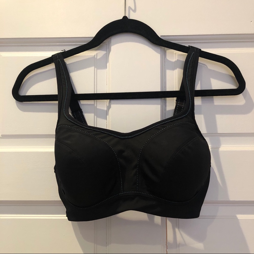 Chantelle High Impact Sports Bra, Like New! (32DD)
